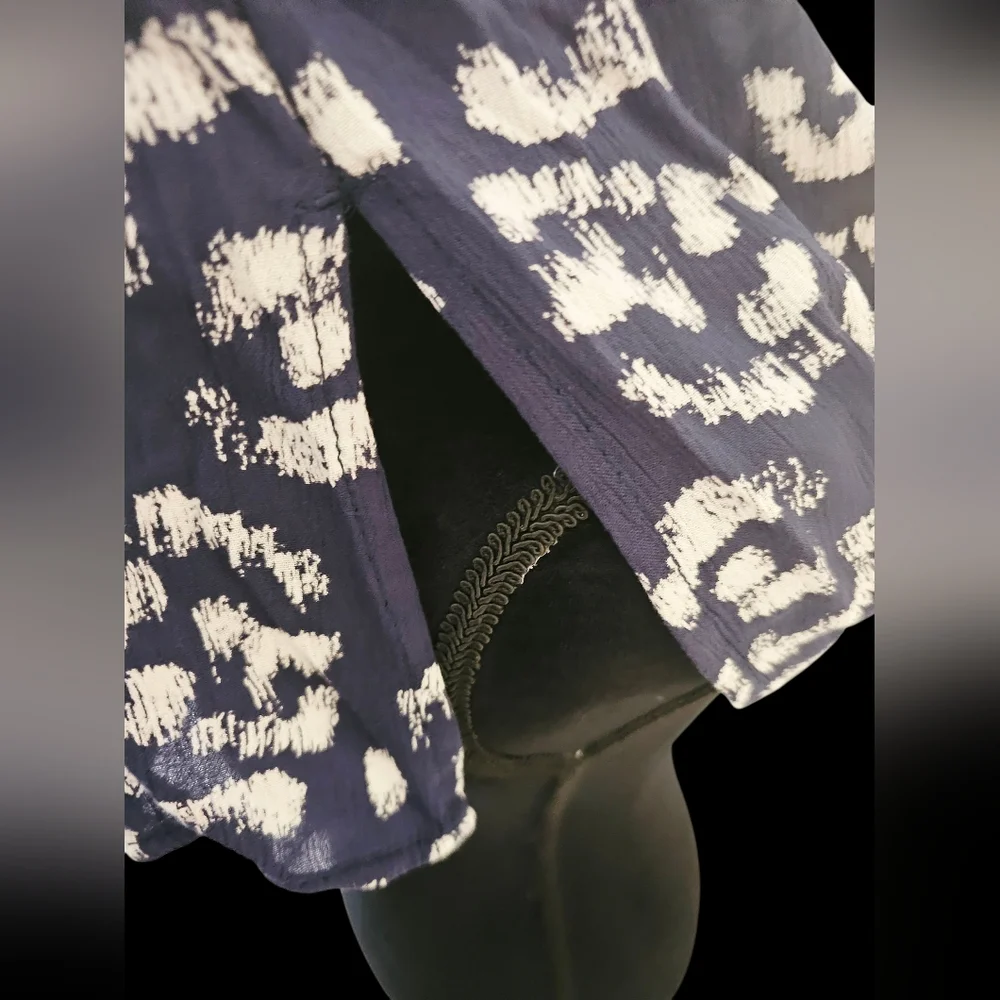 Navy and White Patterned Blouse - Picture 3 of 4